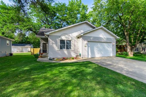 345 Ottawa St, Sycamore, IL 60178-1918