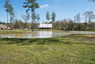 15693 Alphonsus Forbes Rd, Pride, LA 70770-9804