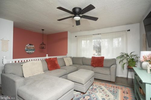2344 Maytime Dr, Gambrills, MD 21054-1430