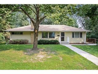 11410 Oakvale Rd, Hopkins, MN 55305-4352