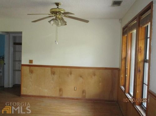 19 Windy Oaks Ct, Midway, GA 31320-4340