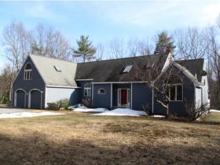 1 Senter Dr, Brookline, NH 03033-2484