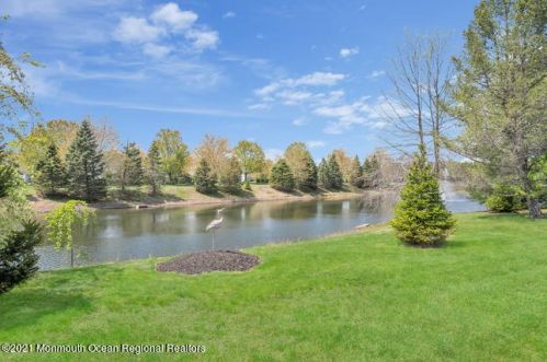 10 Candleway Ct, Lakehurst, NJ 08759-6056
