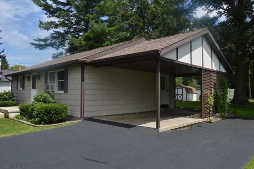 1411 Winterberry St, Altoona, PA 16602-7222