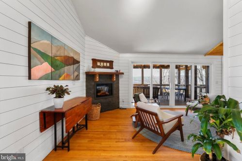 1034 Toms Knob Approach, Lost City WV 26810-8428 exterior