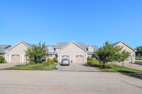 214 Cardigan Dr, Allenstown, NH