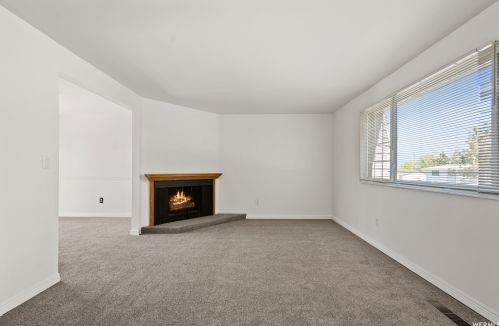 3786 Fairmount Cir, Taylorsville, UT 84084-1641