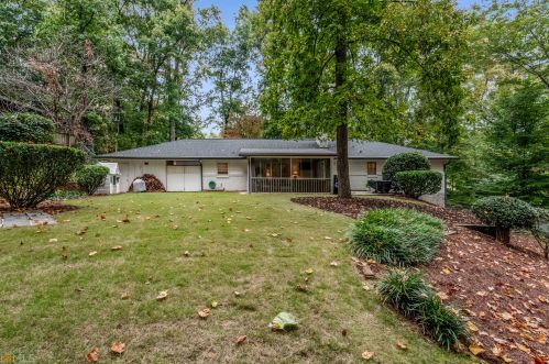 445 Highbrook Dr, Atlanta GA  30342-2316 exterior