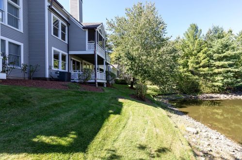 15 Goldfinch Ln, Nashua, NH 03062-2243