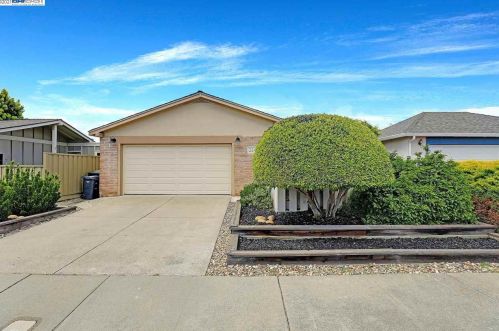 2244 Goldcrest Cir, Pleasanton, CA 94566-5429