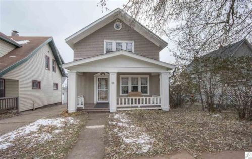 826 10th St, Duluth, MN 55805-1433
