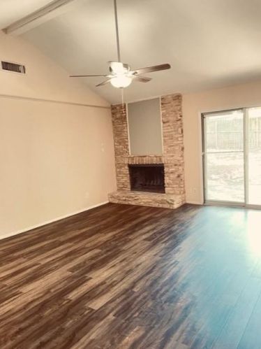 2619 Baxter Dr, Austin TX  78745-4352 exterior