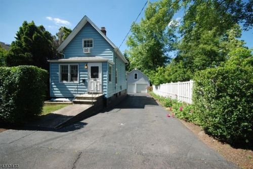 246 Essex St, Stirling, NJ 07980-1402
