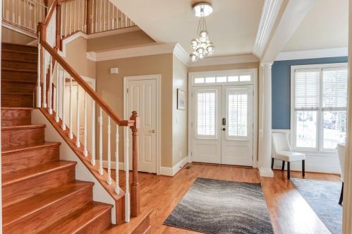 2556 Brookline Cir, Atlanta GA  30319-3693 exterior