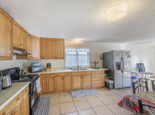 86337 Kauaopuu St, Nanakuli, HI 96792-2926