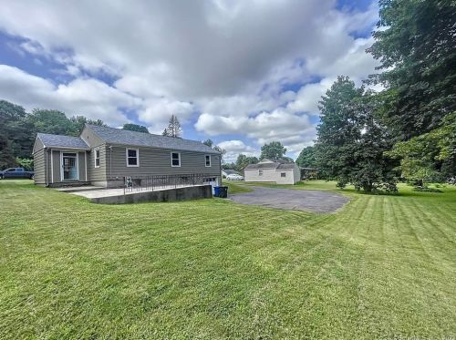49 Hamilton Dr, Kensington, CT 06037-2404