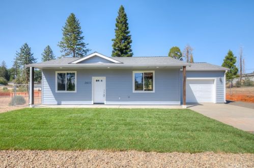 1611 Conners Ct, Paradise, CA 95969-2300