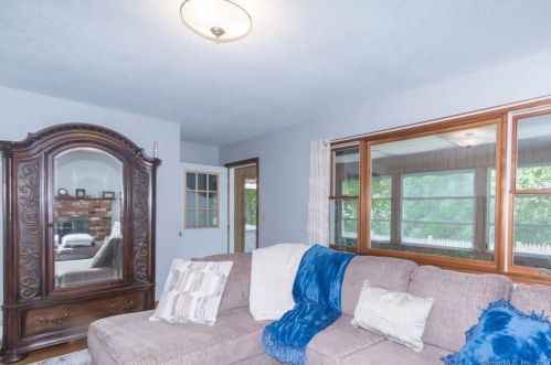 1890 Poquonock Ave, Windsor CT  06095-1234 exterior