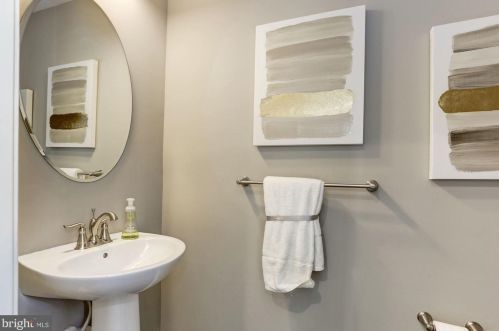 1240 Beck Ml Rd, Hanover PA 17331-9752 exterior