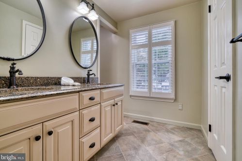 1609 Mithering Ln, Silver Spring MD 20905-7045 exterior