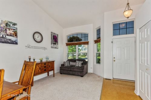2204 Ashbrook Ln, Plainfield, IL 60586-5337