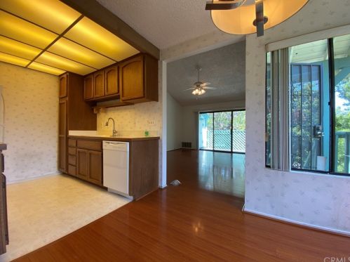 20549 Vermont Ave, Torrance CA  90502-3116 exterior