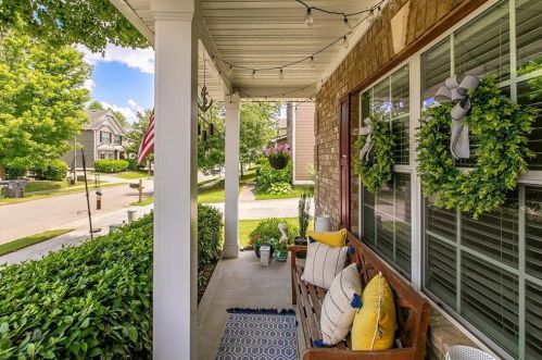 313 Breeze Ct, Holly Springs, GA 30114-7272