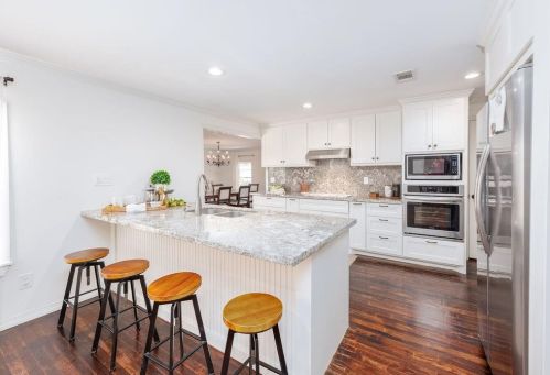 305 Granville St, Bellvue TX  77418-1413 exterior