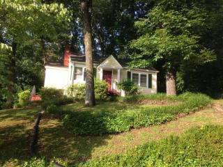 18 Johnson Blvd, Chattanooga, TN 37415-2728