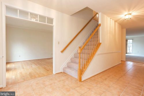 7082 Garden Walk, Columbia, MD 21044-4902
