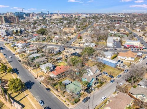 1504 11th St, Austin TX  78702-1909 exterior