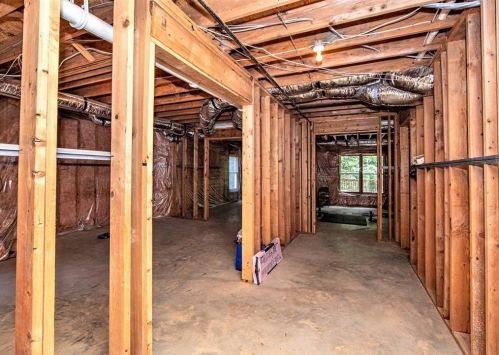 205 Fieldsborn Ct, Atlanta GA  30328-1039 exterior