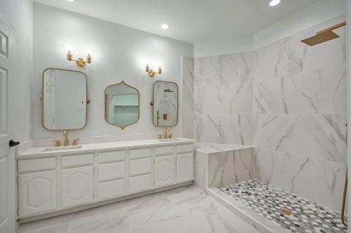 2502 Crosslands Dr, Garland TX  75040-3839 exterior