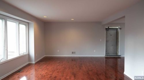 58 Clarken Dr, Town Center NJ  07052-3454 exterior