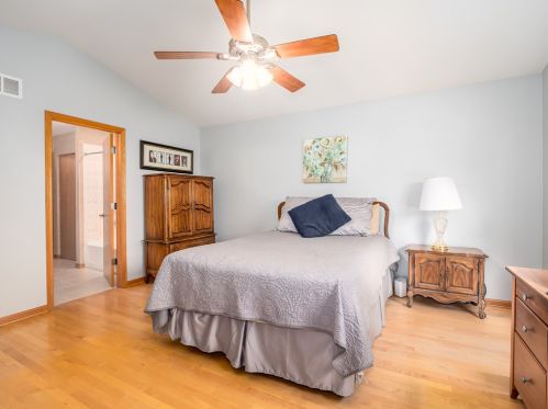 1088 Birchwood Dr, Pingree Grove IL  60140-9107 exterior