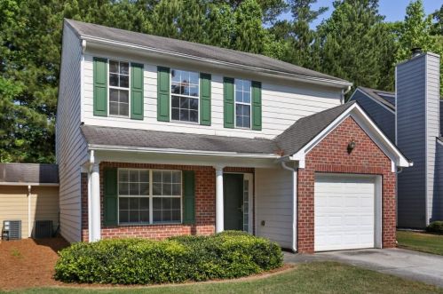 752 Hillandale Ln, Lithonia, GA 30058-8840