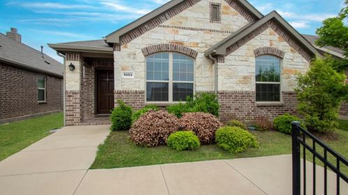 5853 Burgundy Rose Dr, Fort Worth, TX 76123-5035