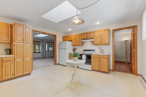 49 Giordani Ln, Sandown, NH 03873-2641