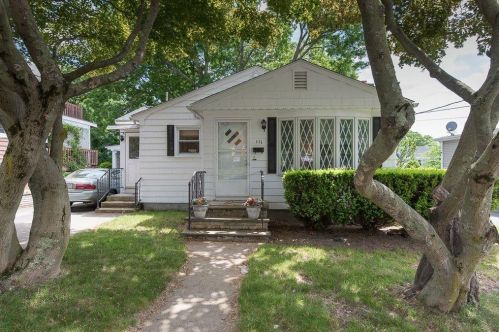 111 Paul St, Providence, RI 02904-1348