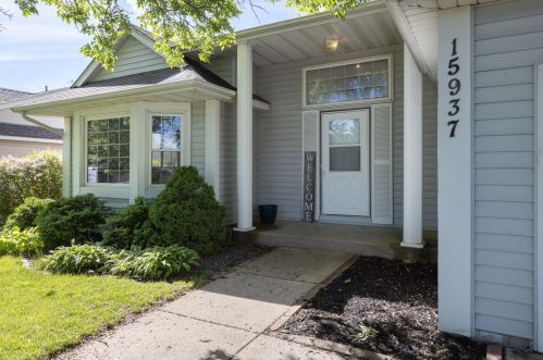 15937 Garrett Dr, Saint Paul, MN 55124-5964