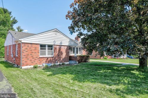 2331 Sunset Rd, York, PA 17406-1547
