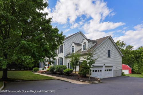 15 Red Hill Rd, Middletown, NJ 07748-2403