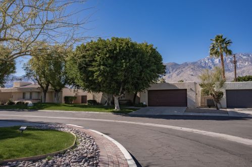 1735 Ridgeview Cir, Palm Springs, CA 92264-5535