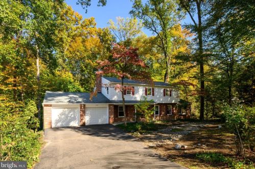 2218 Queensbury Dr, Fallston, MD 21047-2918