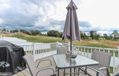 126 Overlook Dr, Hanover PA 17331-9136 exterior