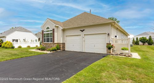 97 Halsted Dr, Lakehurst, NJ 08759-6150