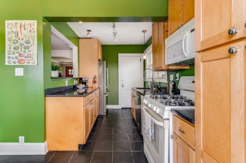 2496 Jefferson Ter, Atlanta GA  30344-2743 exterior