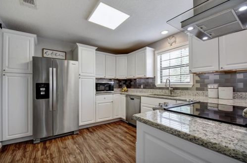 217 Walnut Ave, Stairtown, TX 78648-2248