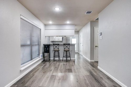 5725 Cancun Dr, Fort Worth TX  exterior