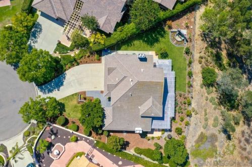 1597 Parkview Dr, Vista CA  92081-8750 exterior